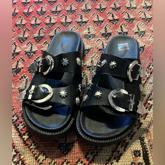 Brand new slides with western style buckles - Picture 1 of 3